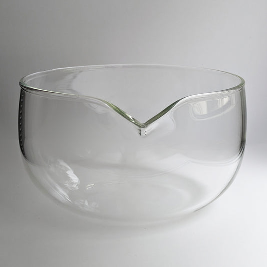 Glasschale mit Ausguss