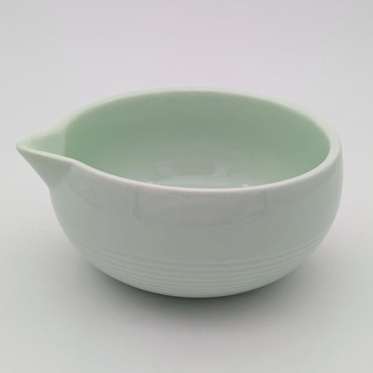 Matchaschale mit Ausguss